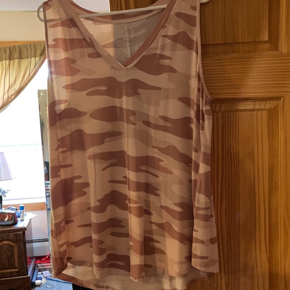 Super light camo sleeveless tshirt - Picture 3 of 4